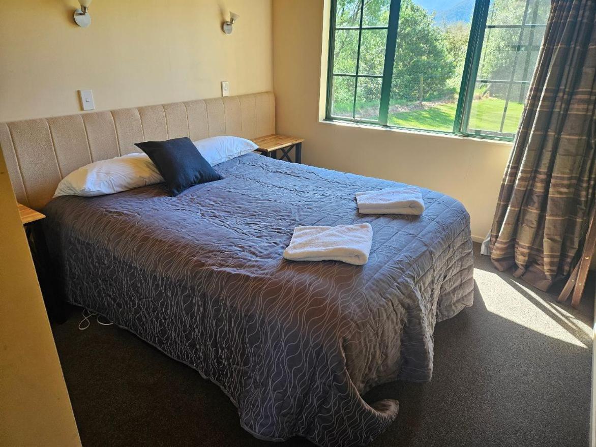 Kiwi Park Motels Мерчисон Экстерьер фото