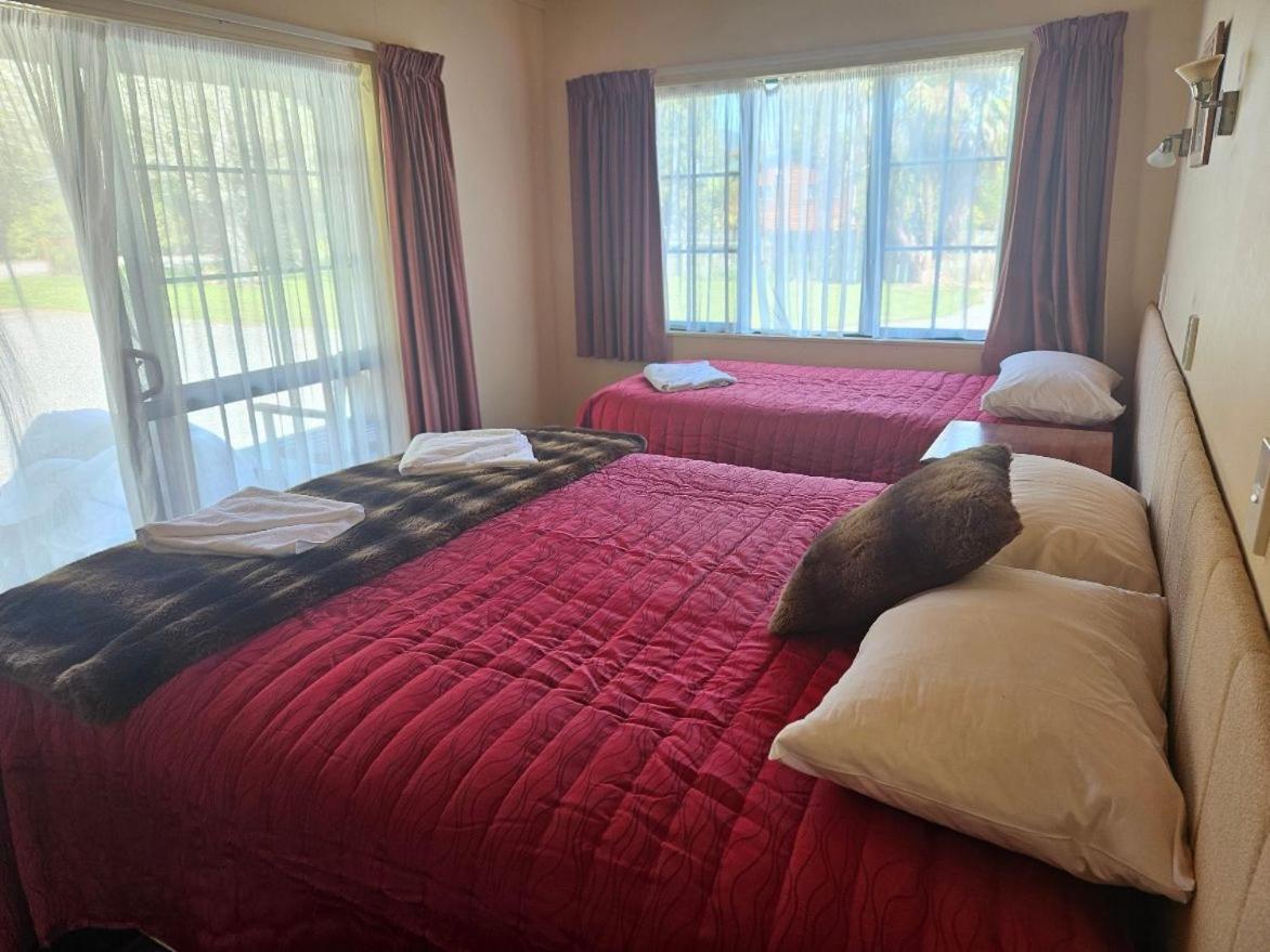 Kiwi Park Motels Мерчисон Экстерьер фото