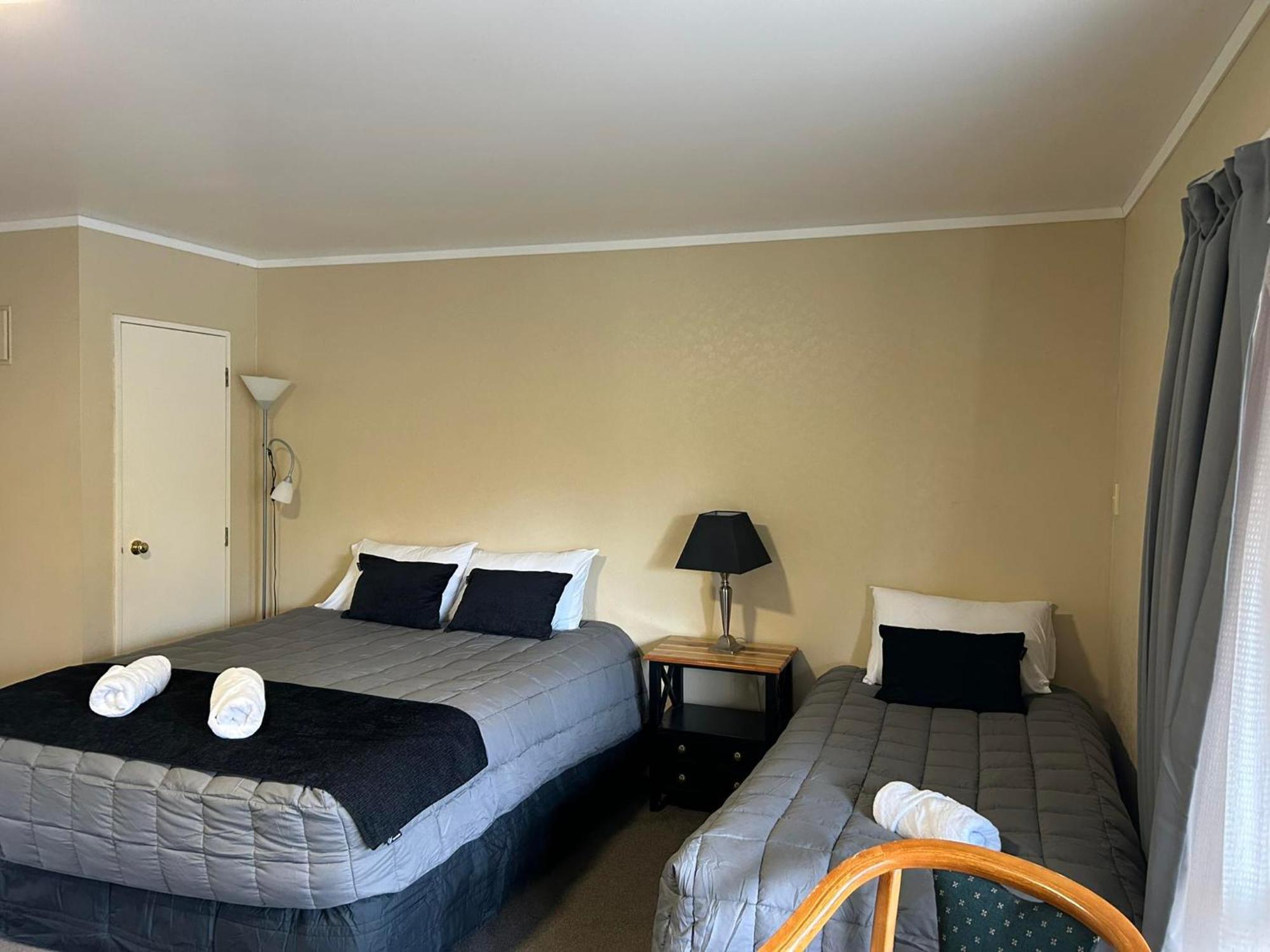 Kiwi Park Motels Мерчисон Экстерьер фото