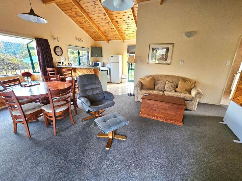 Kiwi Park Motels Мерчисон Экстерьер фото