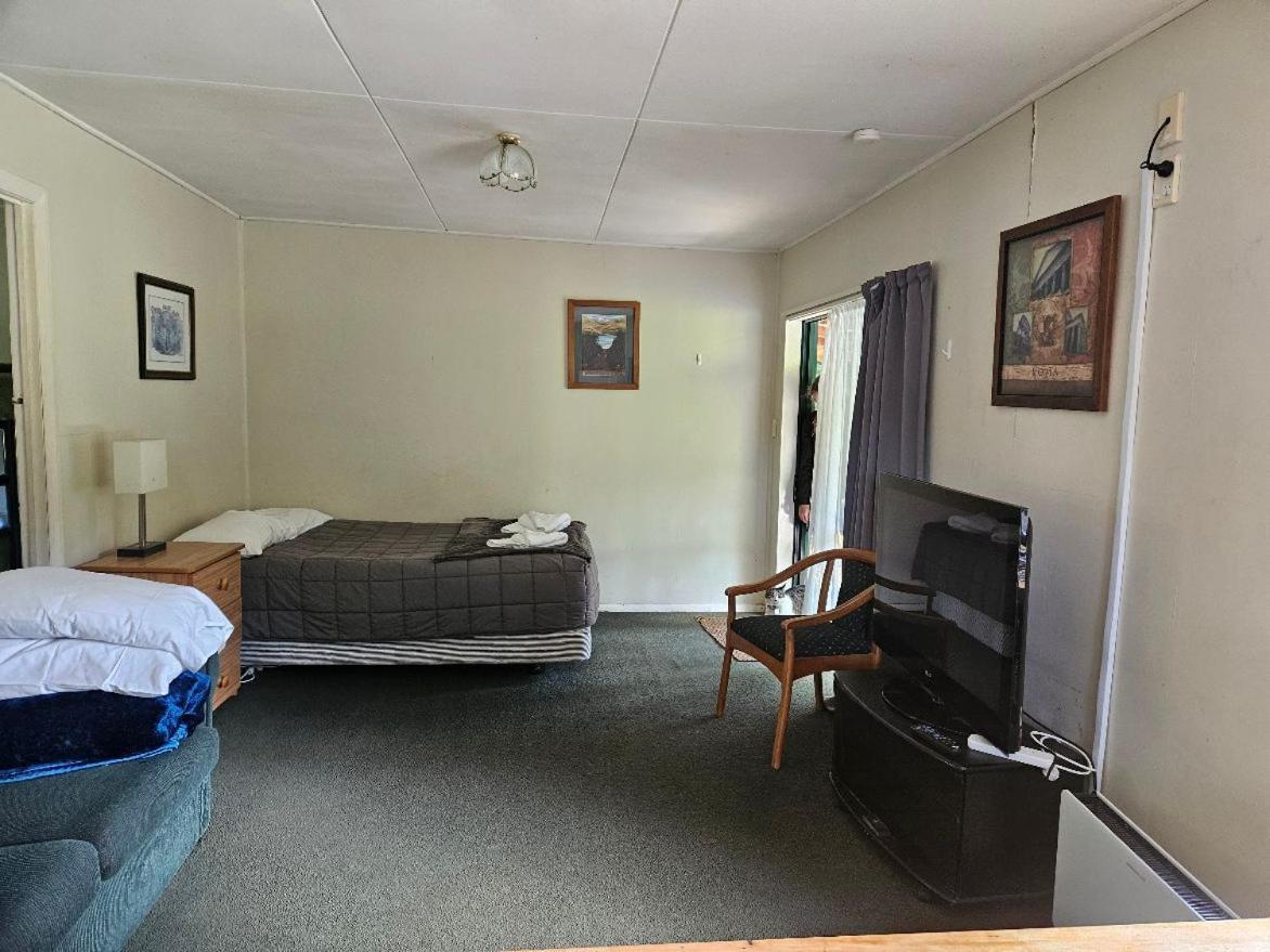 Kiwi Park Motels Мерчисон Экстерьер фото