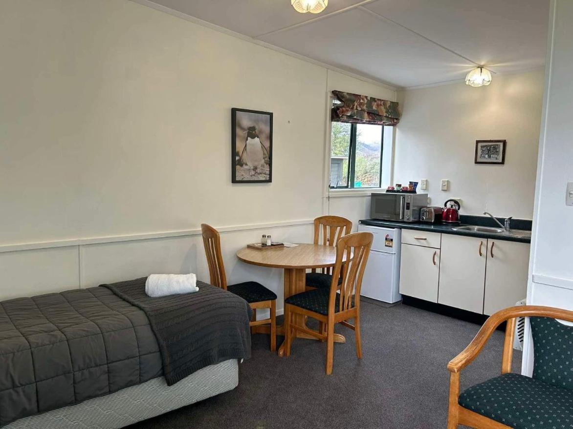 Kiwi Park Motels Мерчисон Экстерьер фото