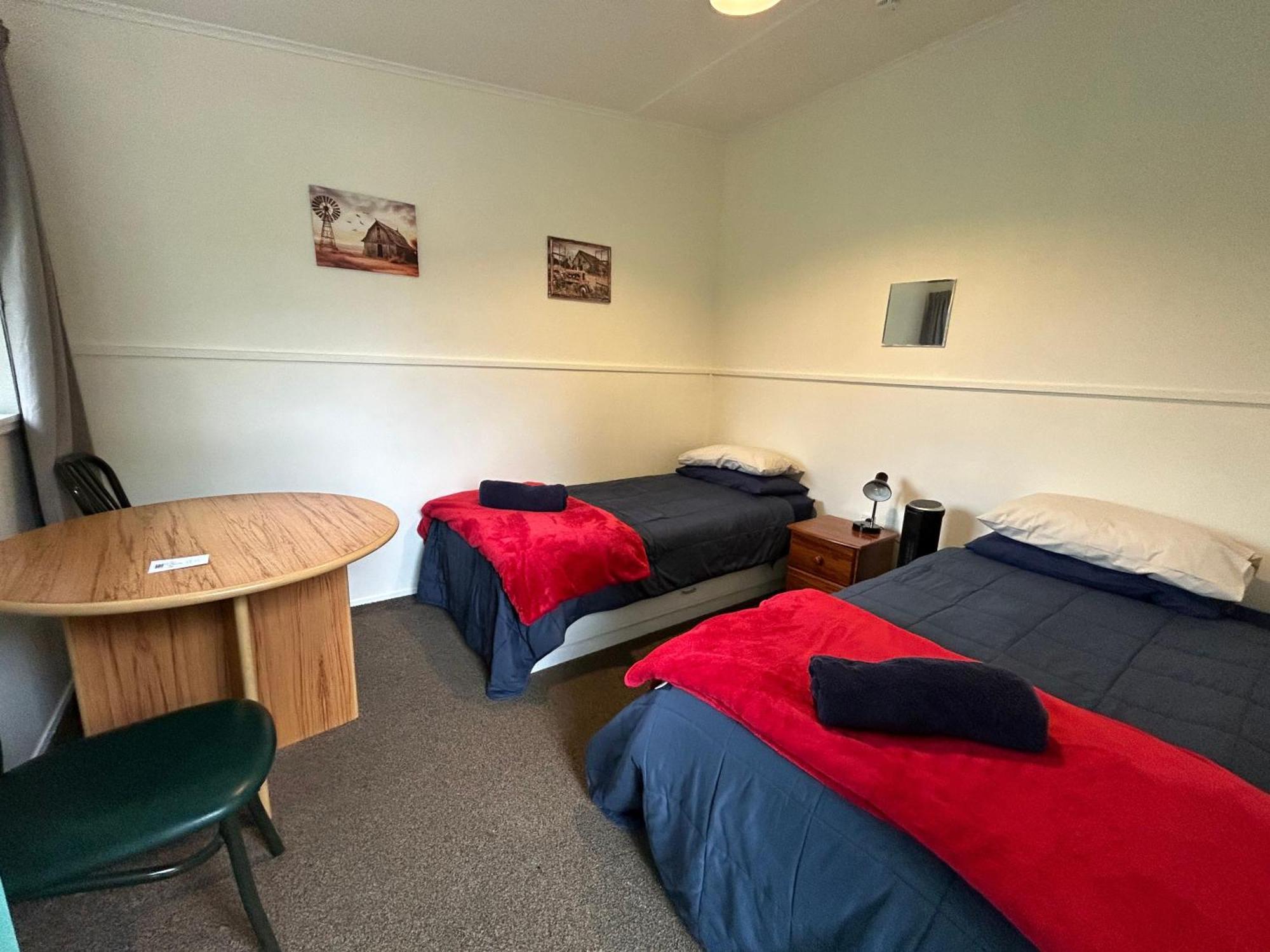Kiwi Park Motels Мерчисон Экстерьер фото