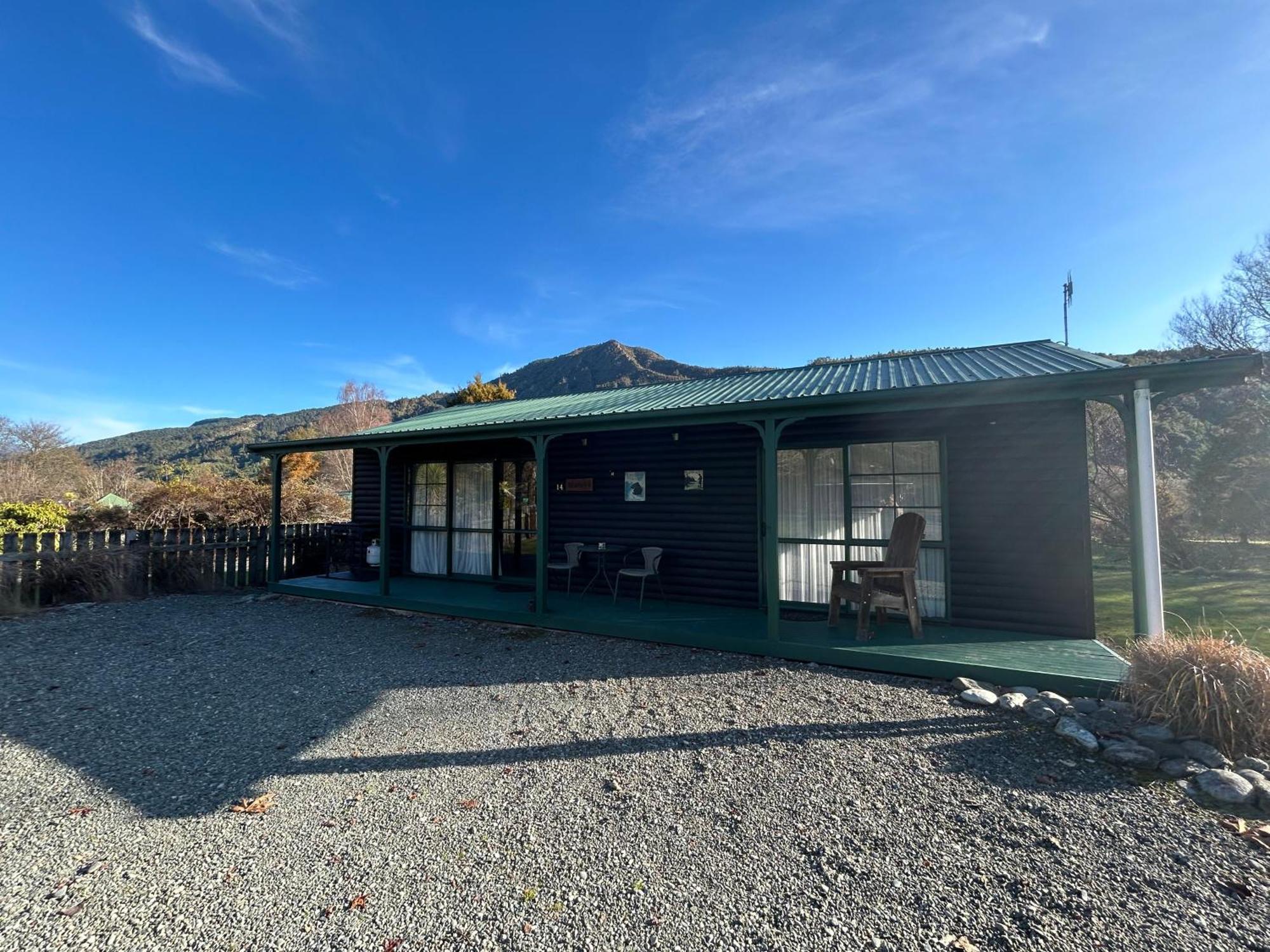 Kiwi Park Motels Мерчисон Экстерьер фото