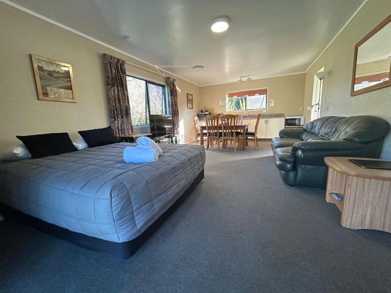Kiwi Park Motels Мерчисон Экстерьер фото
